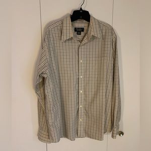Eddie Bauer men’s taupe & navy plaid button down shirt size L